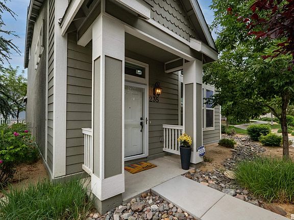 3rd image of 235 Brenham Ave