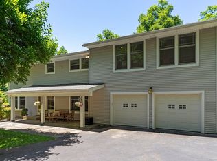 43 Valley View Dr, Farmington, CT 06032