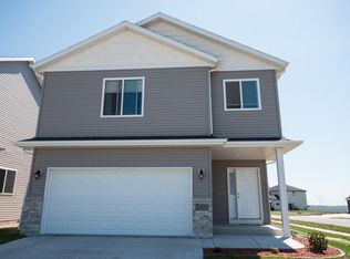 4892 Spencer Ln S, Fargo, ND 58104