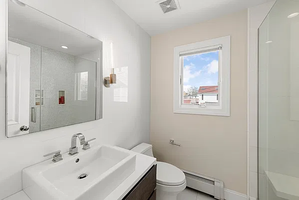 Sold by Nest Seekers International | media 12