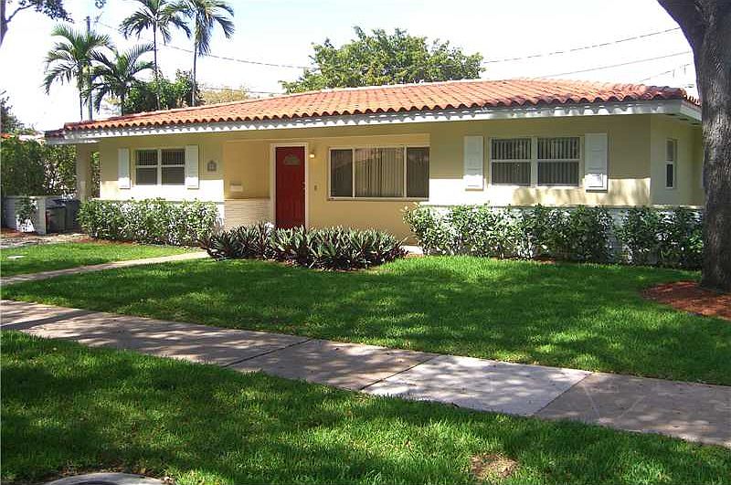 1st image of 411 Rosaro Ave