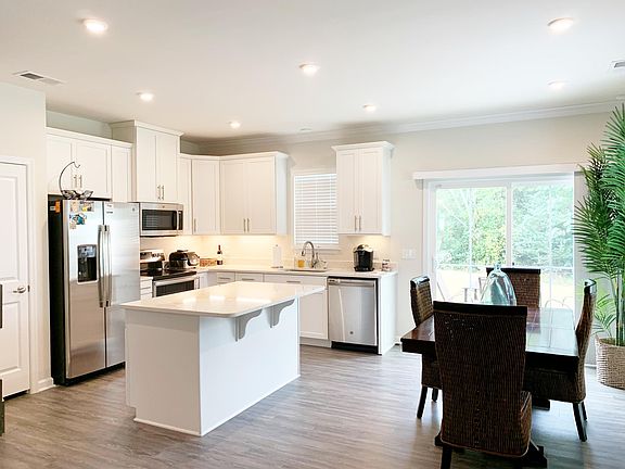 2nd image of 121LILYWOOD Court Simpsonville S