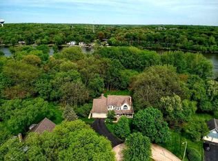 4030 Green Willow Ln, Saint Charles, IL 60175