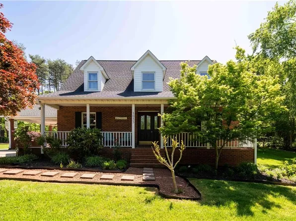 1033 Orchard St, King, NC 27021