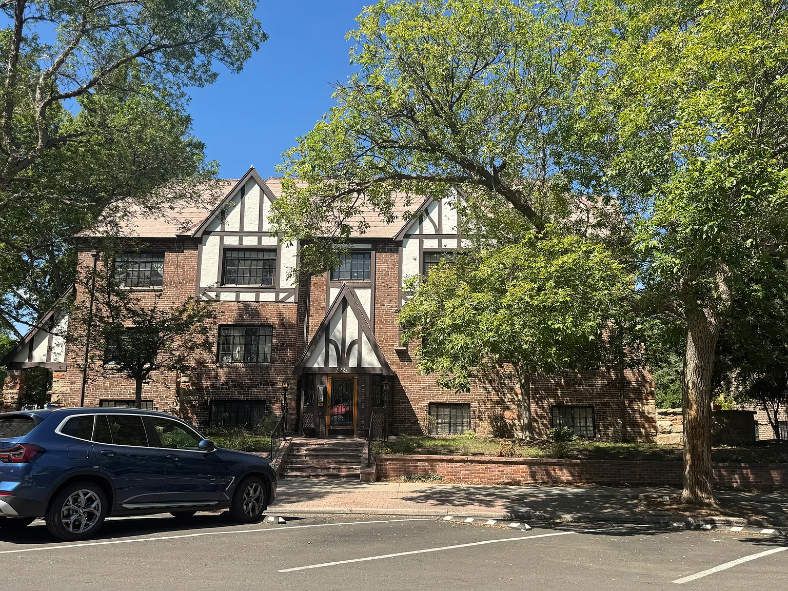 2 bed, 1118 sqft, $2,300 — Photo 1