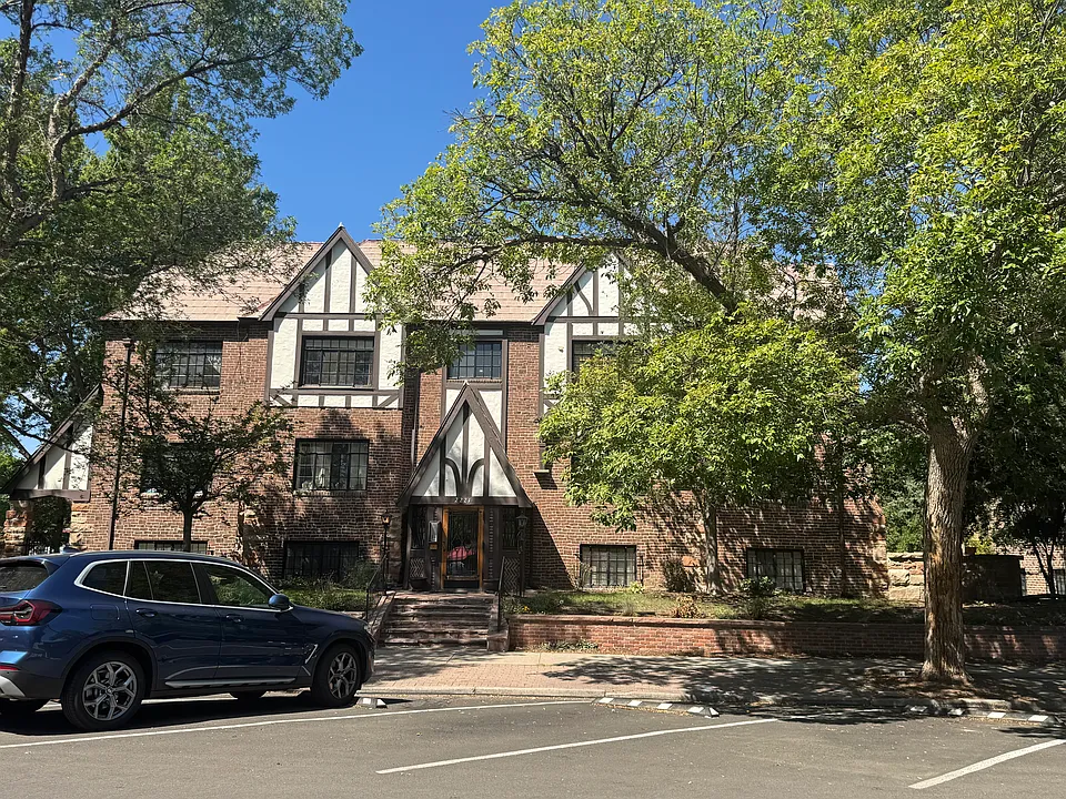 2221 Kearney St #5
