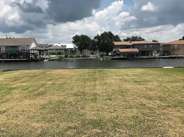 224 Debbie Dr, Slidell, LA 70458