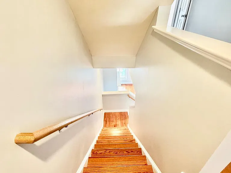 11034 Amherst Ave — Photo 35