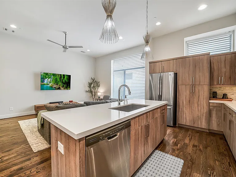 1004 California St #203 — Photo 14