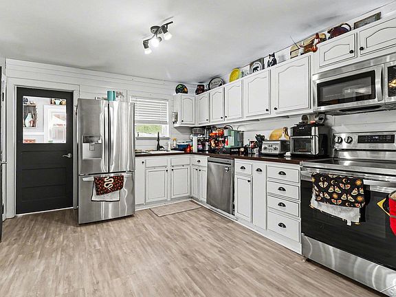 4th image of 6812 W Decker Rd