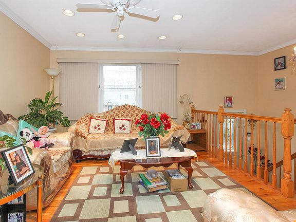 3rd image of 167 Avenue C