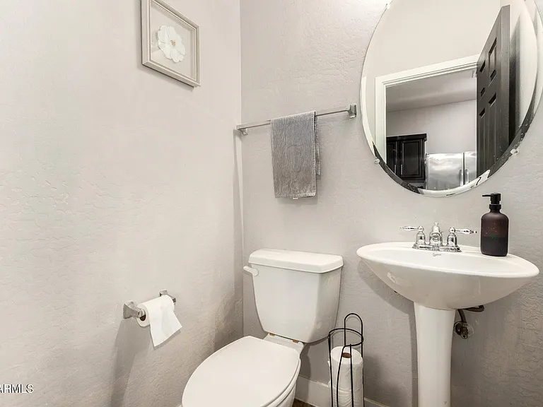 6609 W Johnson St — Photo 11