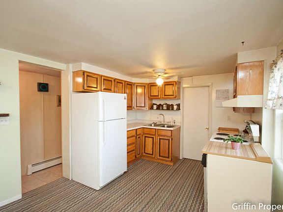 5th image of 2207 Riverbank St NE