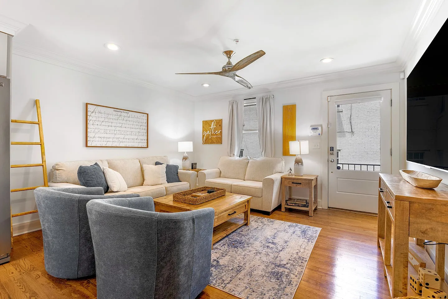 2 bed, 840 sqft, $2,495 — Photo 3