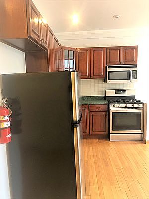 2nd image of 145 17th St APT 2