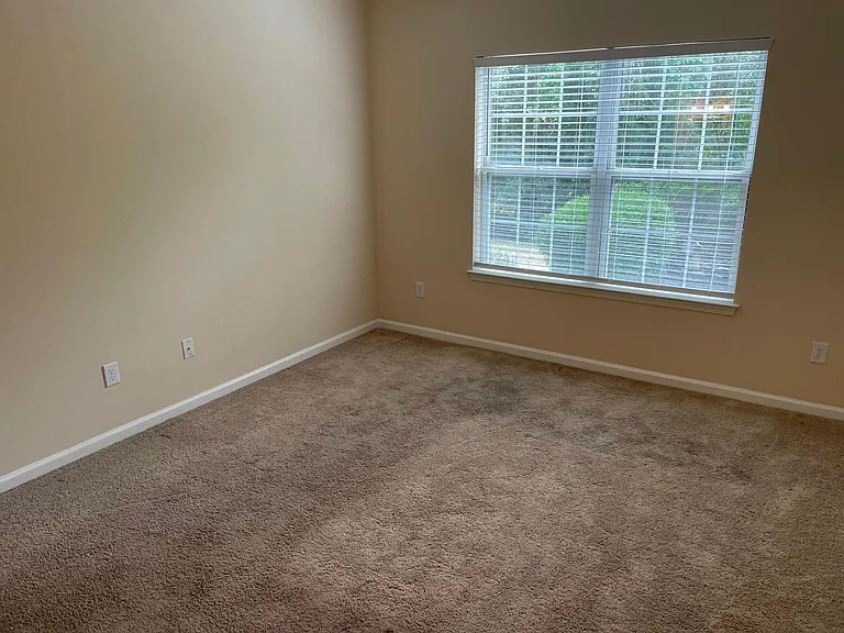 4542 Girvan Dr #B — Photo 12