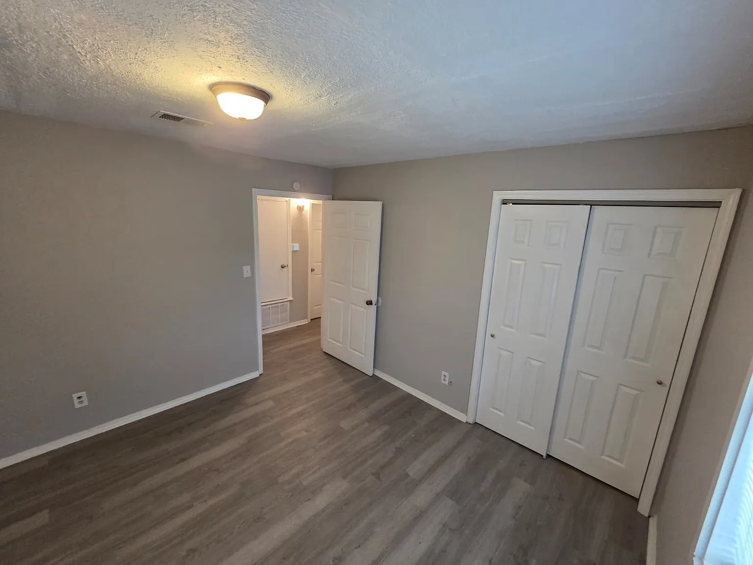 1352 Dianne Drive - 1 — Photo 3
