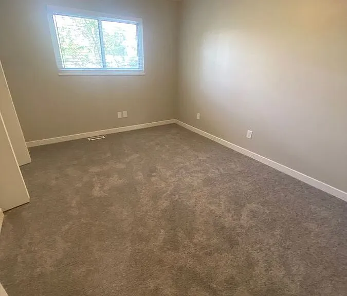 1077 S Moline St — Photo 14