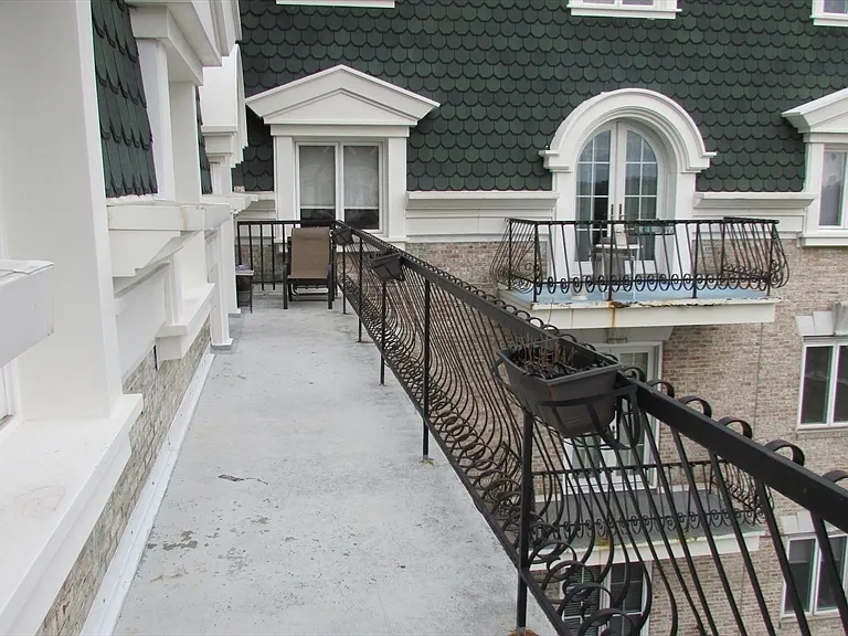 100 Marina Dr #508 — Photo 36