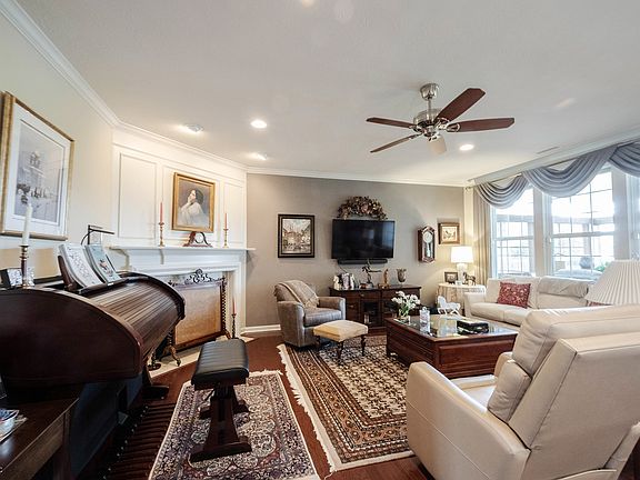4th image of 12893 Mondavi Dr