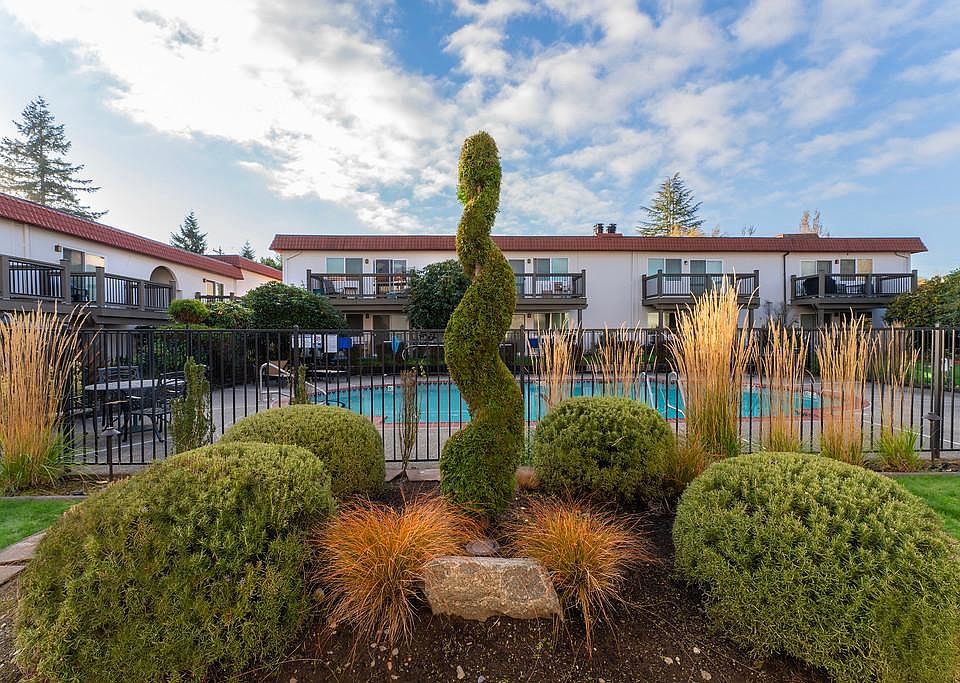 1st image of 2819 Grandview Dr W #12