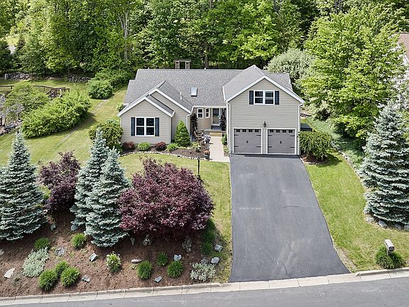 2nd image of 1231 Foxboro Ln
