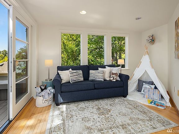 5th image of 4110 Lake Washington Blvd NE