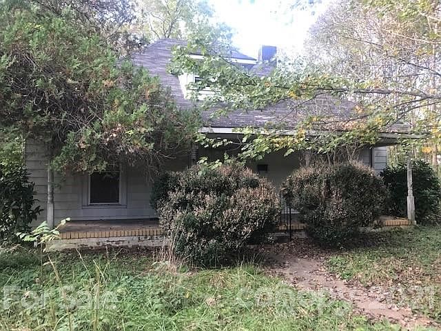 2nd image of 208 N Terrace St