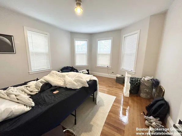 (undisclosed Address), Dorchester, MA 02125