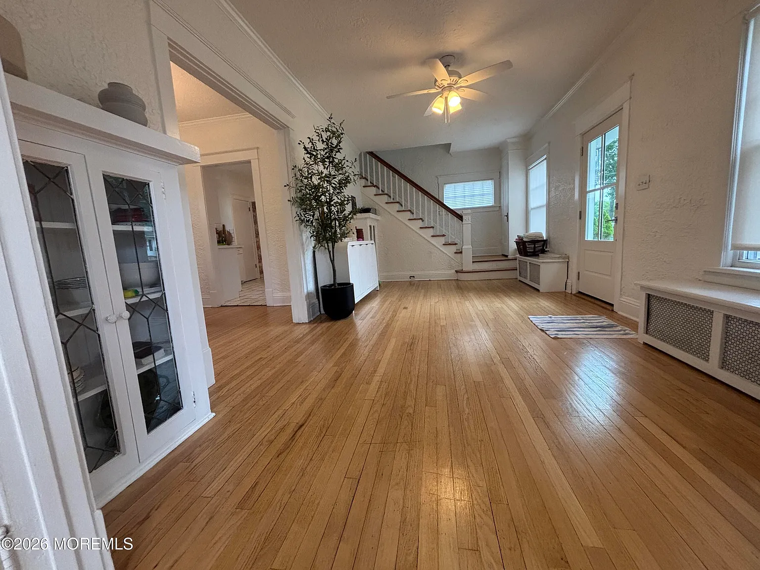 3 bed, 1337 sqft, $2,000 — Photo 3