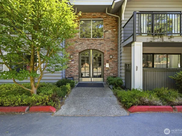 8025 234th Street SW #120, Edmonds, WA 98026