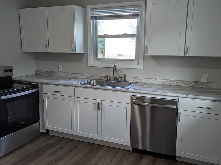 218 S Moss Ave — Photo 7