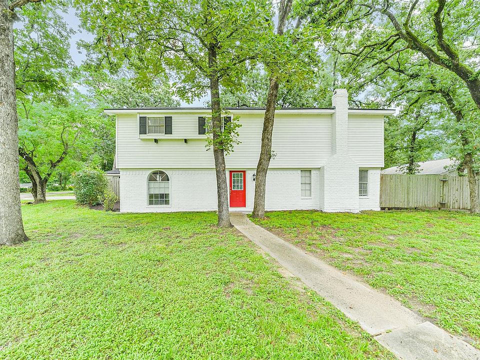 1st image of 912 Brook Forest Dr