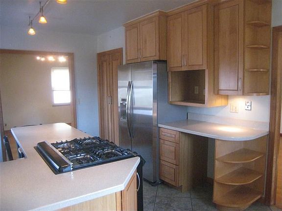 5th image of 5919 Beacraft Ave