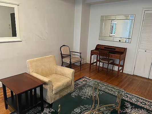 4th image of 333 W 56th St APT 3B