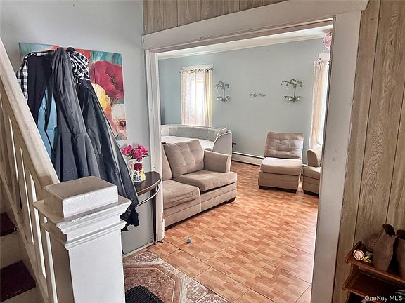 3rd image of 95 Dupont Avenue
