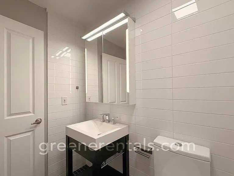 2210 Tolmie Ave #C-1 — Photo 24