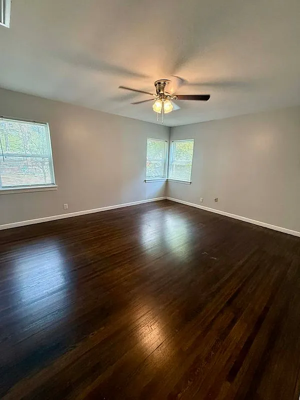 2 bed, 1.0 bath, 1400 sqft, $1,300 — Photo 4