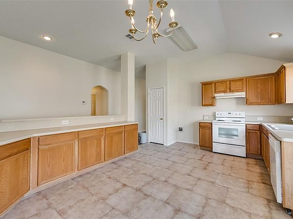 5th image of 620 Crestview Ct