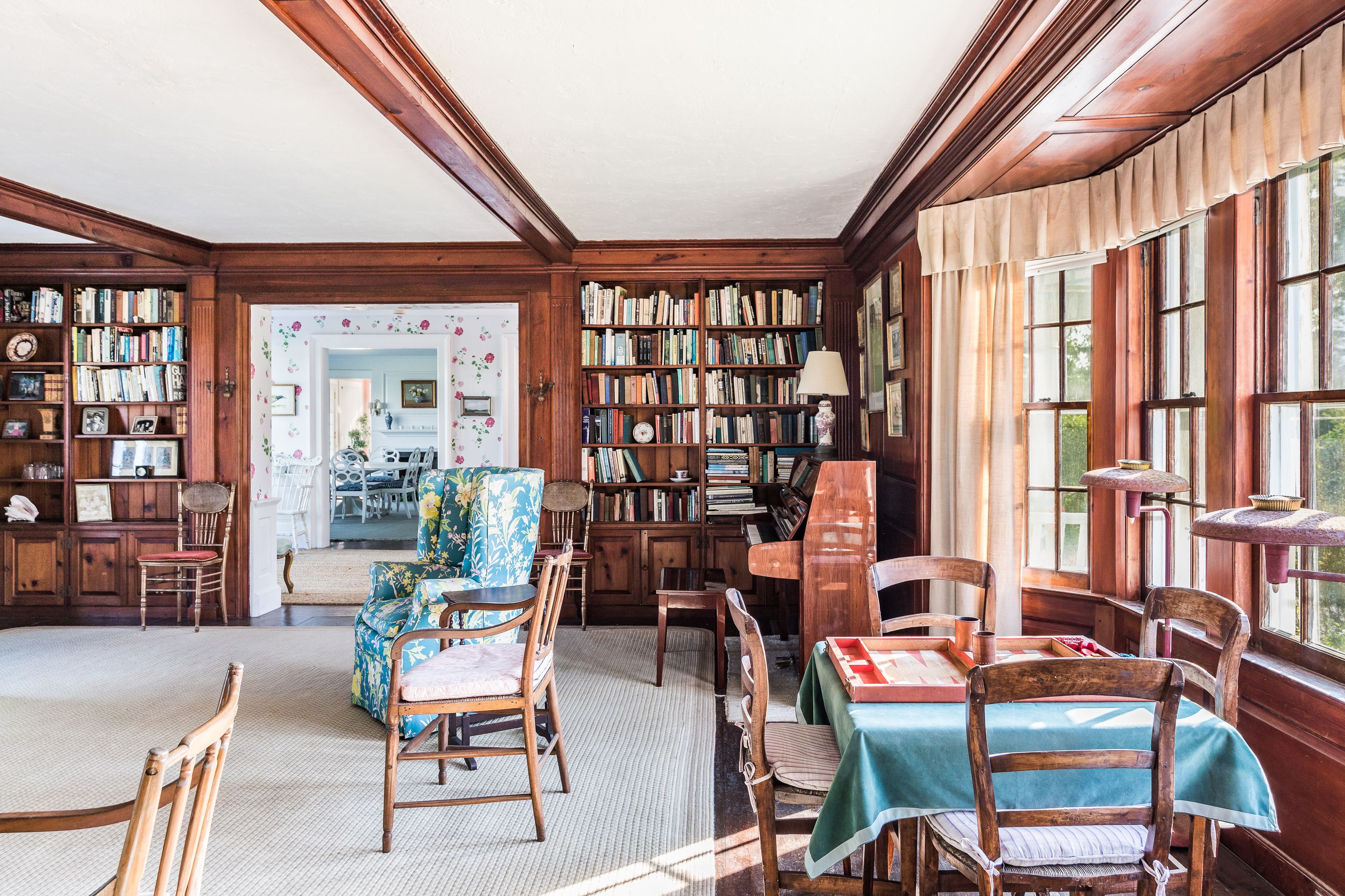 15 West End Rd, East Hampton, NY 11937 Out East