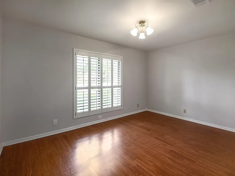 6200 Rain Creek Pkwy — Photo 23