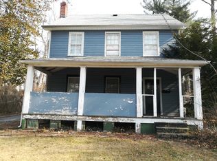 49 Perry Ave, Bayville, NY 11709