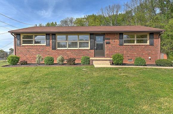 1st image of 2605 Rockwell Pl