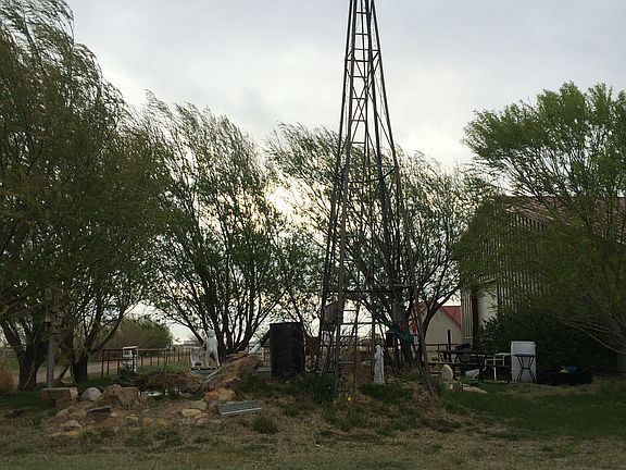 Antique working windmill 