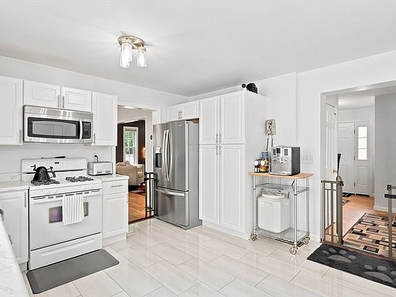 4th image of 18 Rosegate Rd
