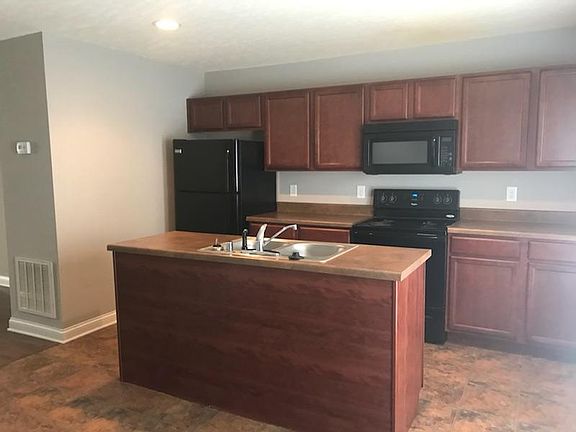 4th image of 1504 Parkside Dr #B