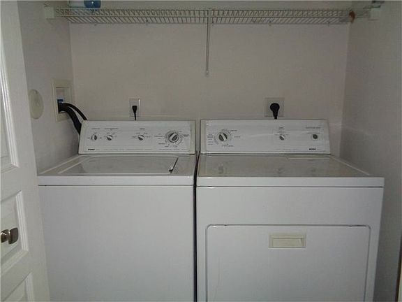 5th image of 474 NE 2nd Ave