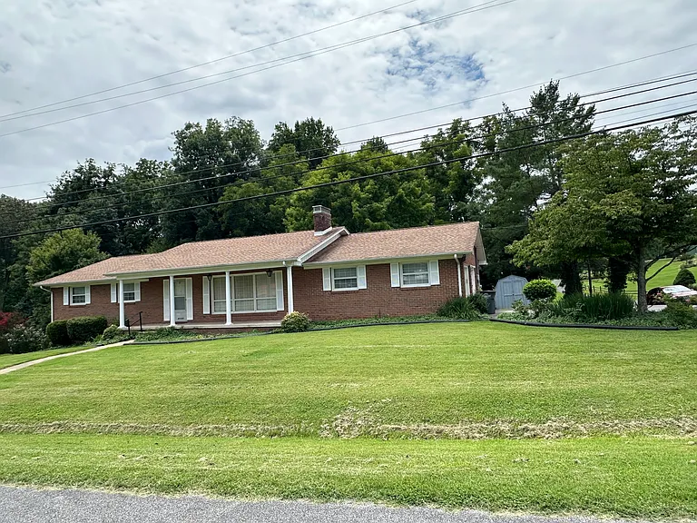 4100 Homestead Dr — Photo 2