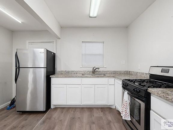 5th image of 56 Central Park Dr