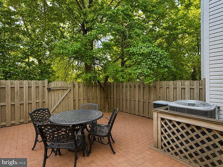 7911 Yancey Dr — Photo 12
